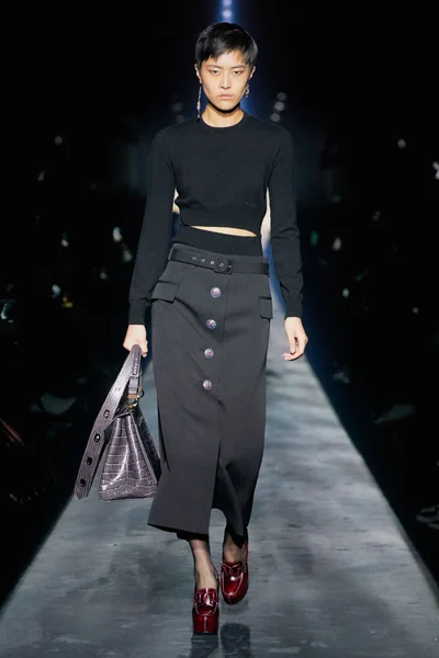 Look 49